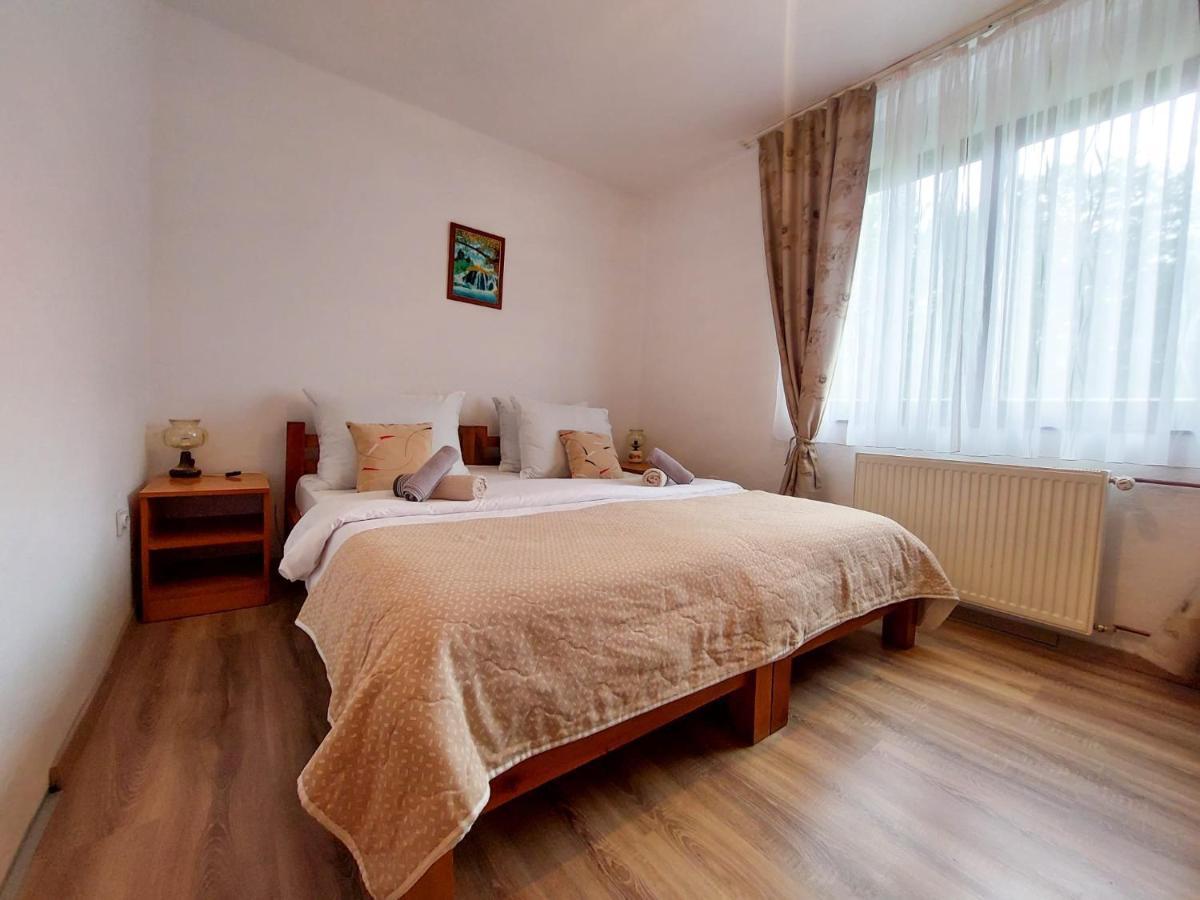 Lazy Bear Otel Jezerce Dış mekan fotoğraf